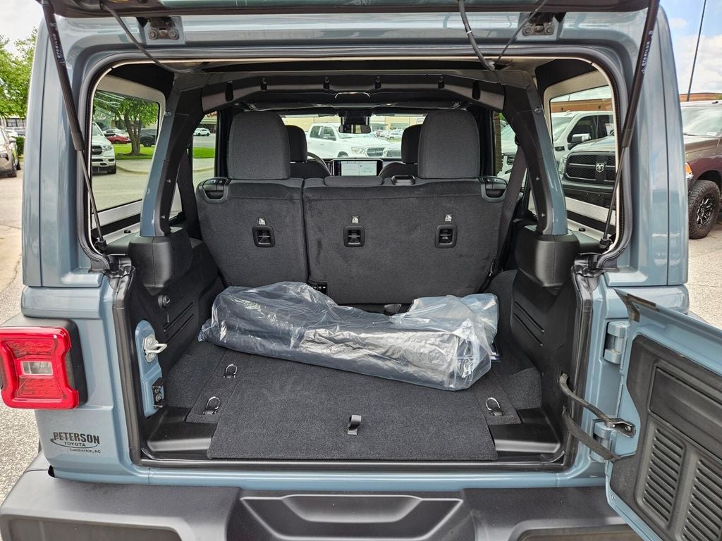 2024 Jeep Wrangler 4-Door Sahara 4x4