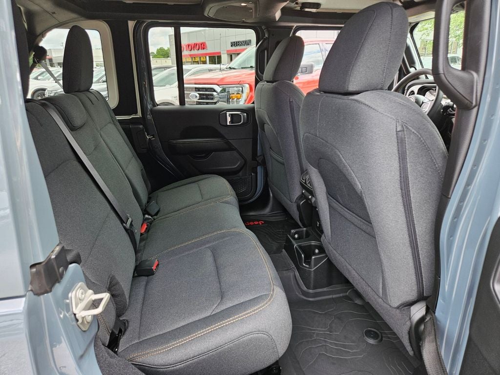 2024 Jeep Wrangler 4-Door Sahara 4x4