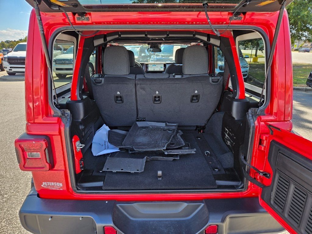 2024 Jeep Wrangler 4-Door Sahara 4x4