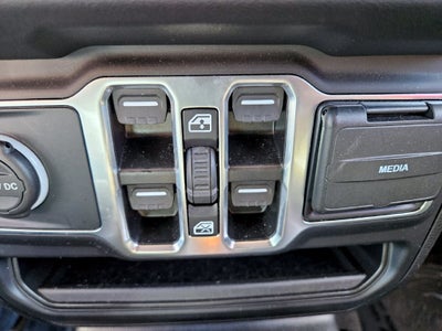 2024 Jeep Wrangler 4-Door Sahara 4x4