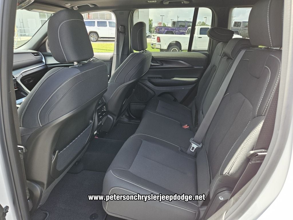 2026 Jeep Grand Cherokee GRAND CHEROKEE LAREDO X 4X2