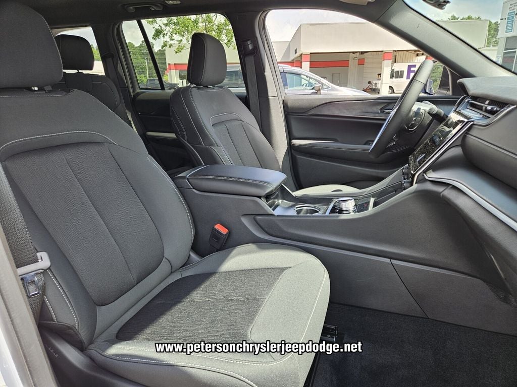 2026 Jeep Grand Cherokee GRAND CHEROKEE LAREDO X 4X2