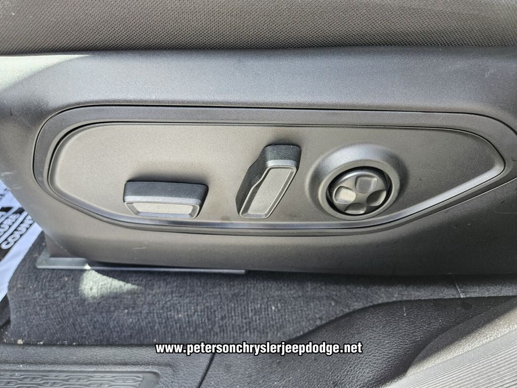 2026 Jeep Grand Cherokee GRAND CHEROKEE LAREDO X 4X2