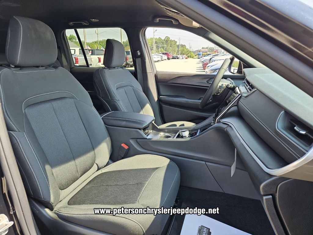 2026 Jeep Grand Cherokee GRAND CHEROKEE LAREDO 4X2