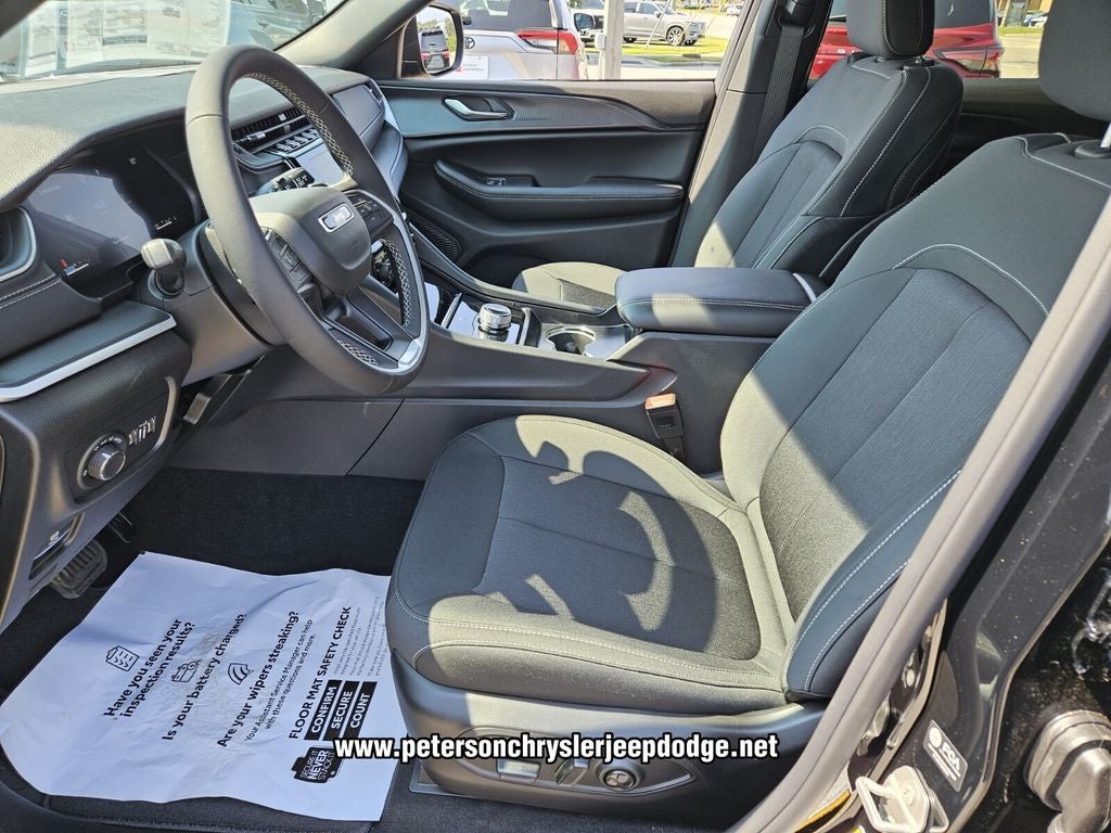 2026 Jeep Grand Cherokee GRAND CHEROKEE LAREDO 4X2
