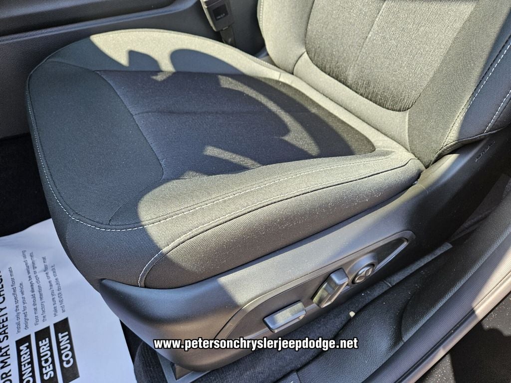 2026 Jeep Grand Cherokee GRAND CHEROKEE LAREDO 4X2