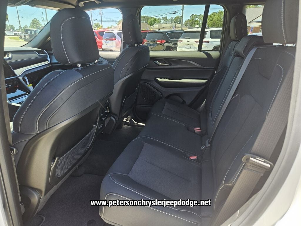 2026 Jeep Grand Cherokee GRAND CHEROKEE LAREDO 4X2