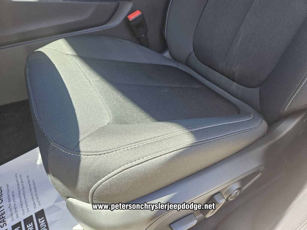 2026 Jeep Grand Cherokee GRAND CHEROKEE LAREDO 4X2