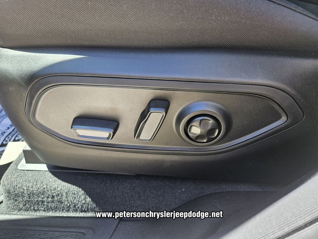 2026 Jeep Grand Cherokee GRAND CHEROKEE LAREDO 4X2