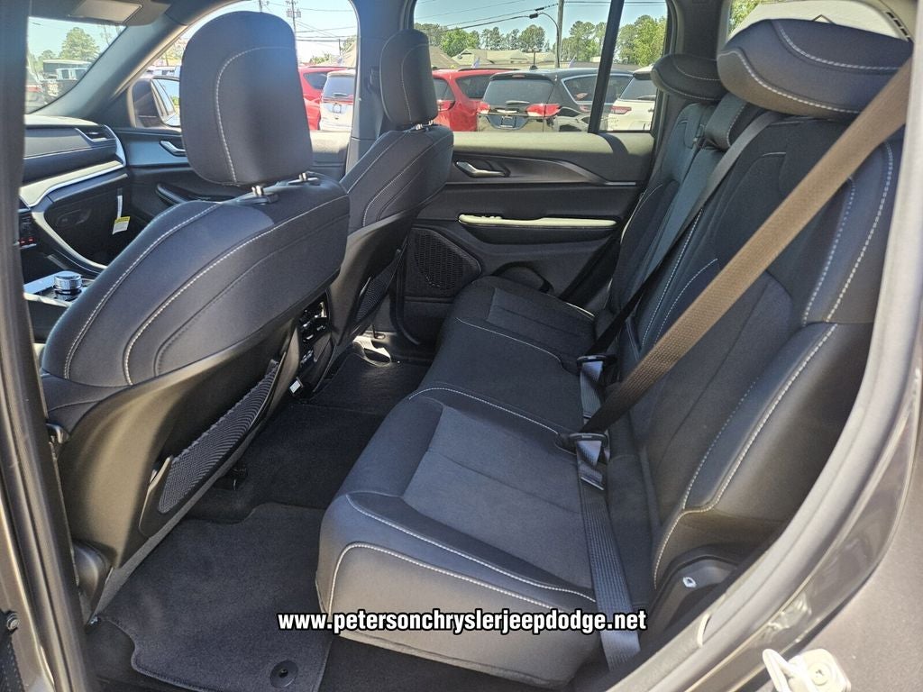 2026 Jeep Grand Cherokee GRAND CHEROKEE LAREDO X 4X2