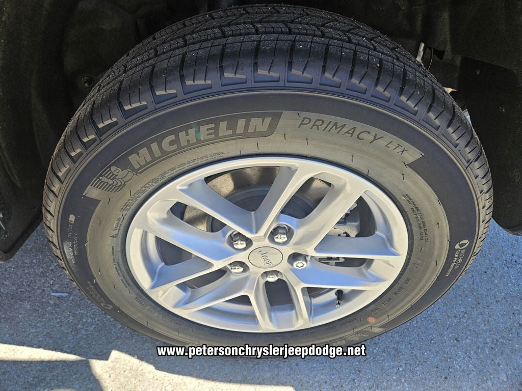 2026 Jeep Grand Cherokee GRAND CHEROKEE LAREDO X 4X2
