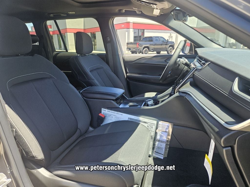 2026 Jeep Grand Cherokee GRAND CHEROKEE LAREDO X 4X2