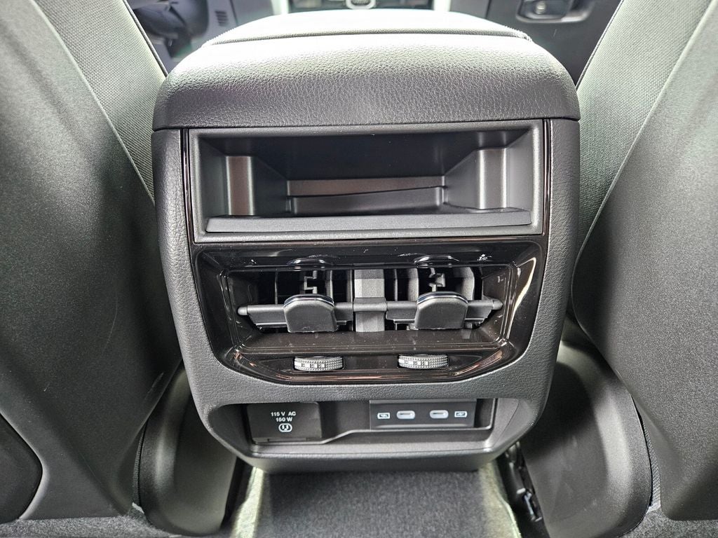 2026 Jeep Grand Cherokee Altitude 4x2