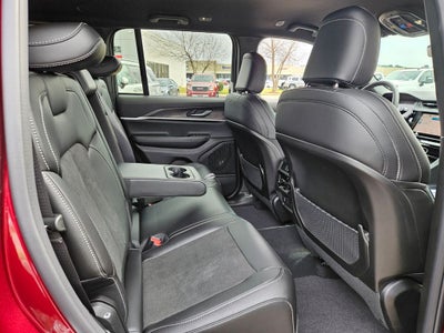 2026 Jeep Grand Cherokee Altitude 4x2