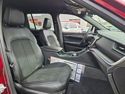 2026 Jeep Grand Cherokee Altitude 4x2