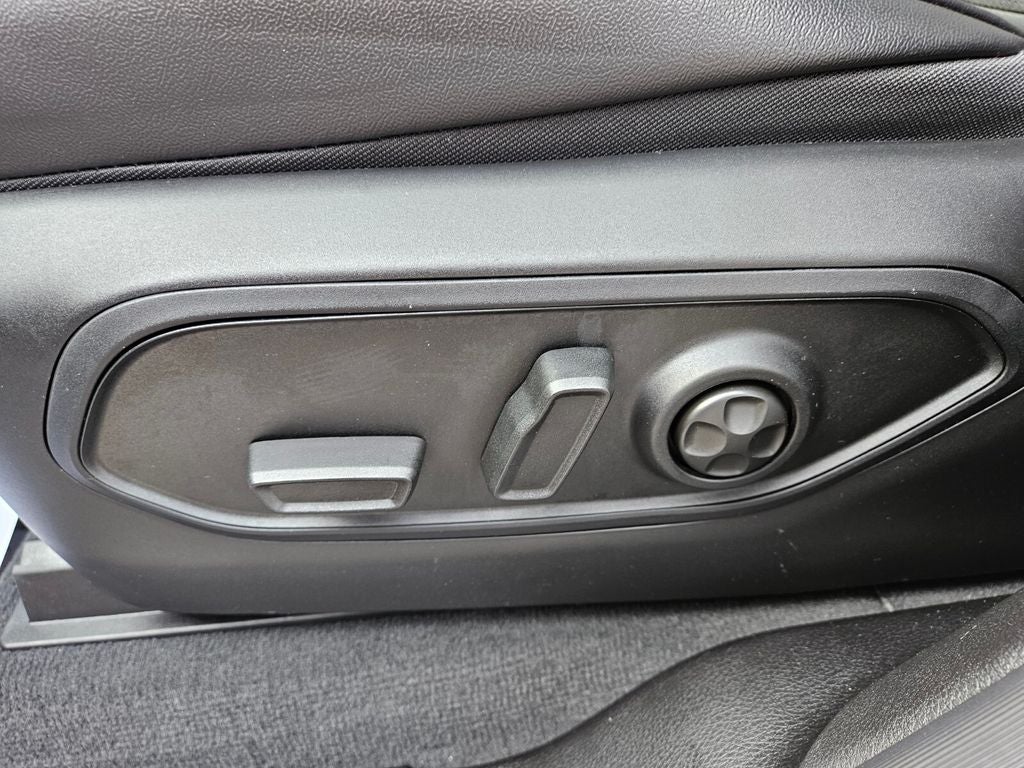 2026 Jeep Grand Cherokee Altitude 4x2