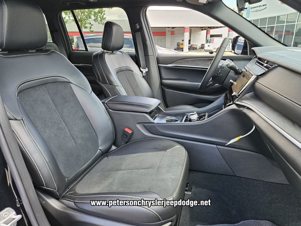 2026 Jeep Grand Cherokee GRAND CHEROKEE LAREDO ALTITUDE 4X4