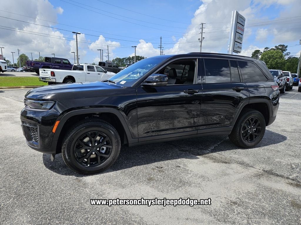 2026 Jeep Grand Cherokee GRAND CHEROKEE LAREDO ALTITUDE 4X4