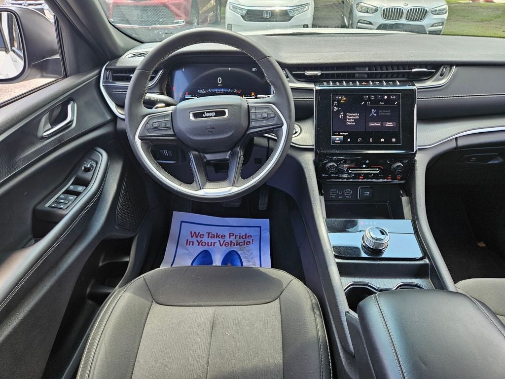 2025 Jeep Grand Cherokee L Laredo 4x2