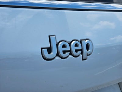 2025 Jeep Grand Cherokee L Laredo 4x2