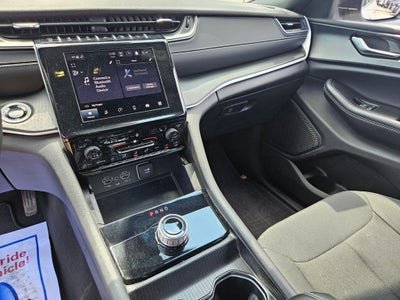 2025 Jeep Grand Cherokee L Laredo 4x2