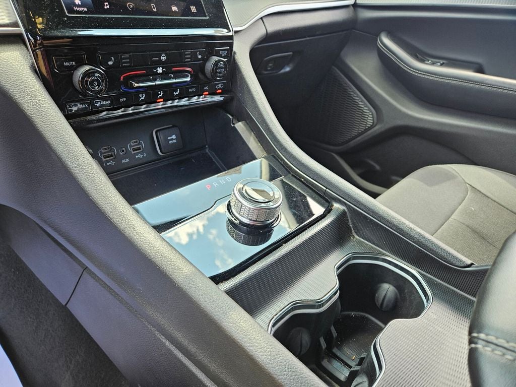 2025 Jeep Grand Cherokee L Laredo 4x2