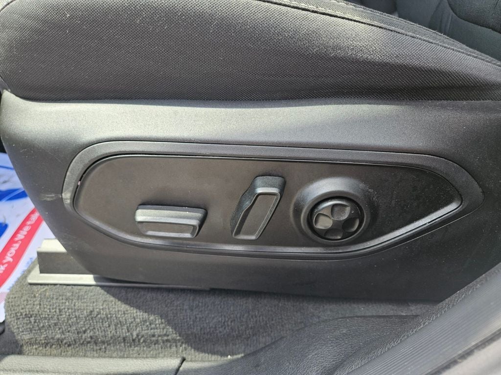 2025 Jeep Grand Cherokee L Laredo 4x2