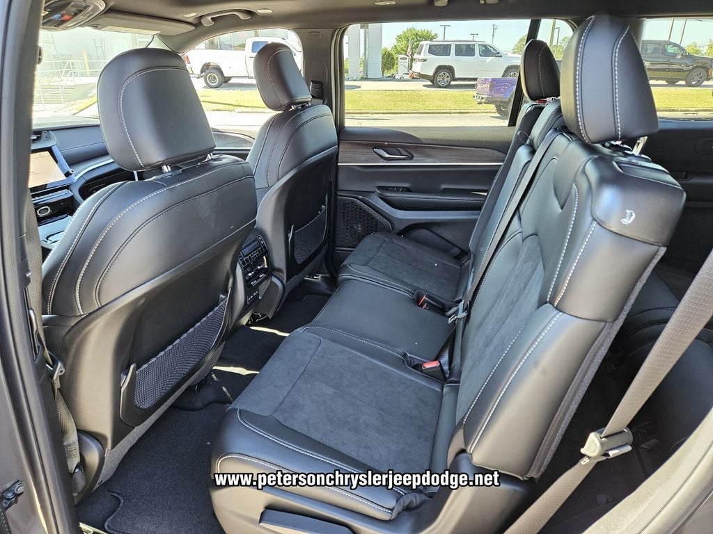 2026 Jeep Grand Cherokee GRAND CHEROKEE L LAREDO ALTITUDE 4X4