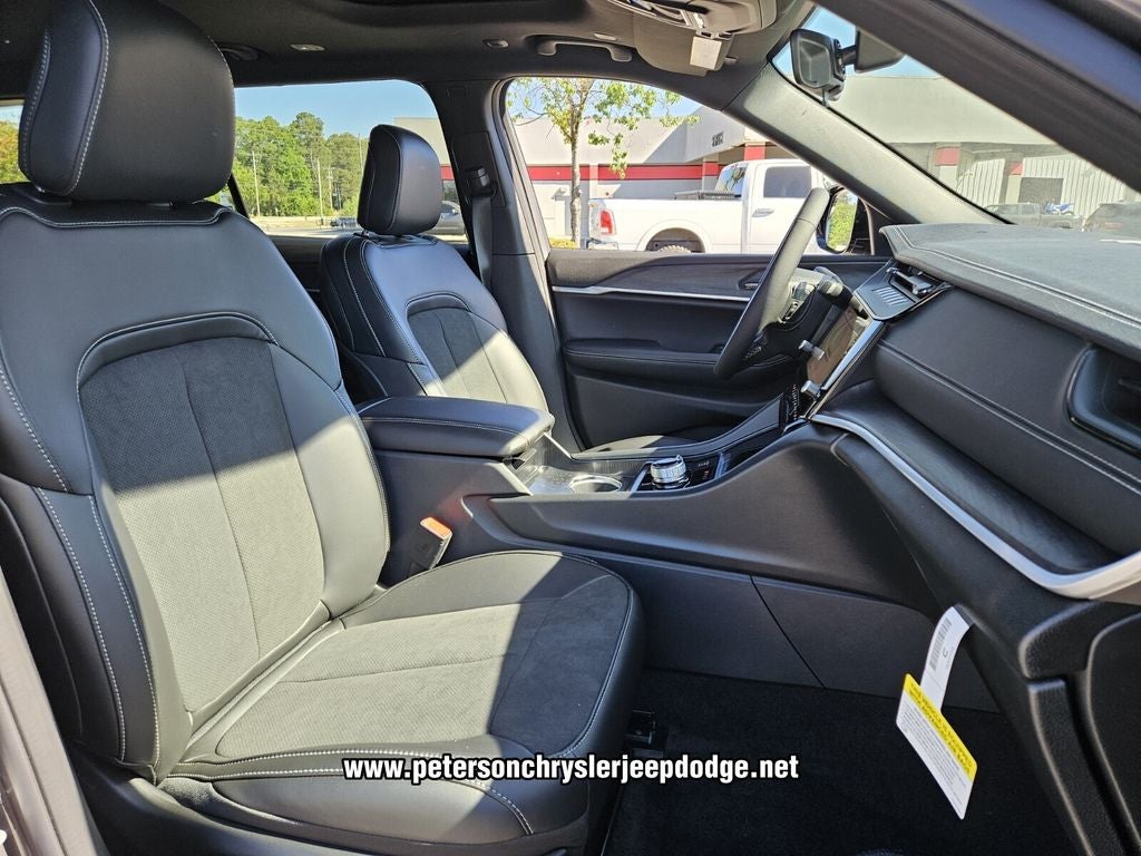 2026 Jeep Grand Cherokee GRAND CHEROKEE L LAREDO ALTITUDE 4X4