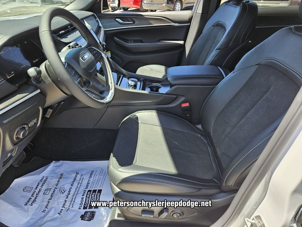 2026 Jeep Grand Cherokee GRAND CHEROKEE L LAREDO ALTITUDE 4X4