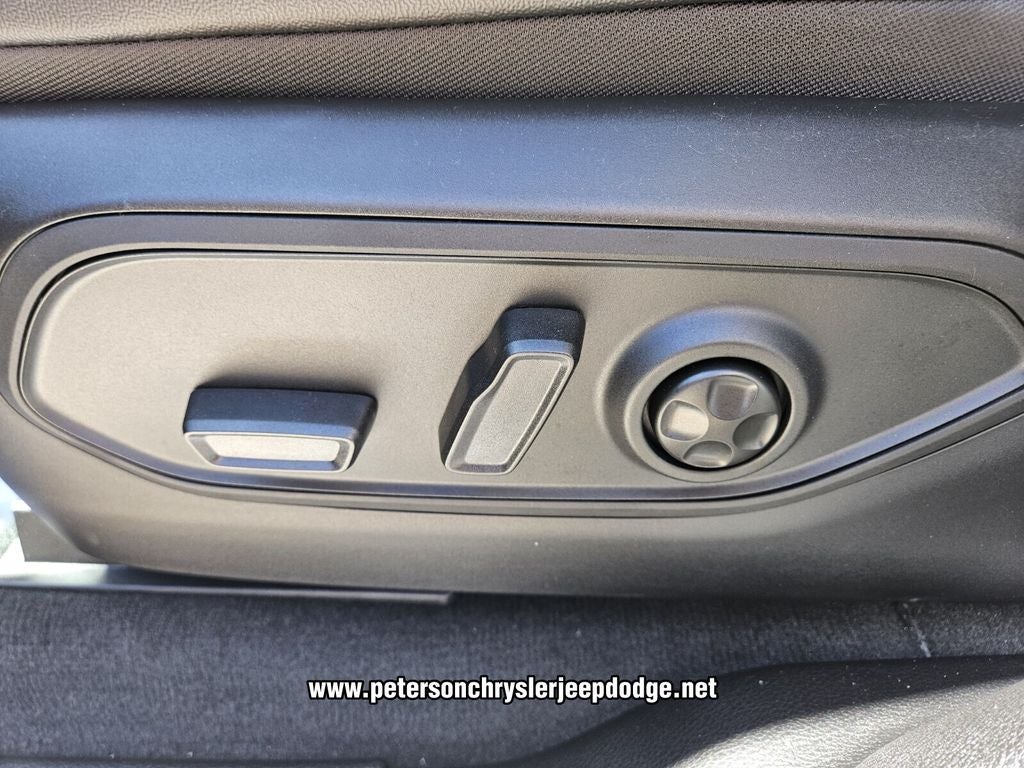 2026 Jeep Grand Cherokee GRAND CHEROKEE L LAREDO ALTITUDE 4X4