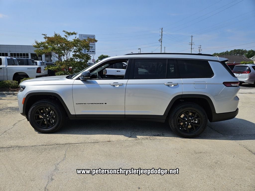 2026 Jeep Grand Cherokee GRAND CHEROKEE L LAREDO ALTITUDE 4X4