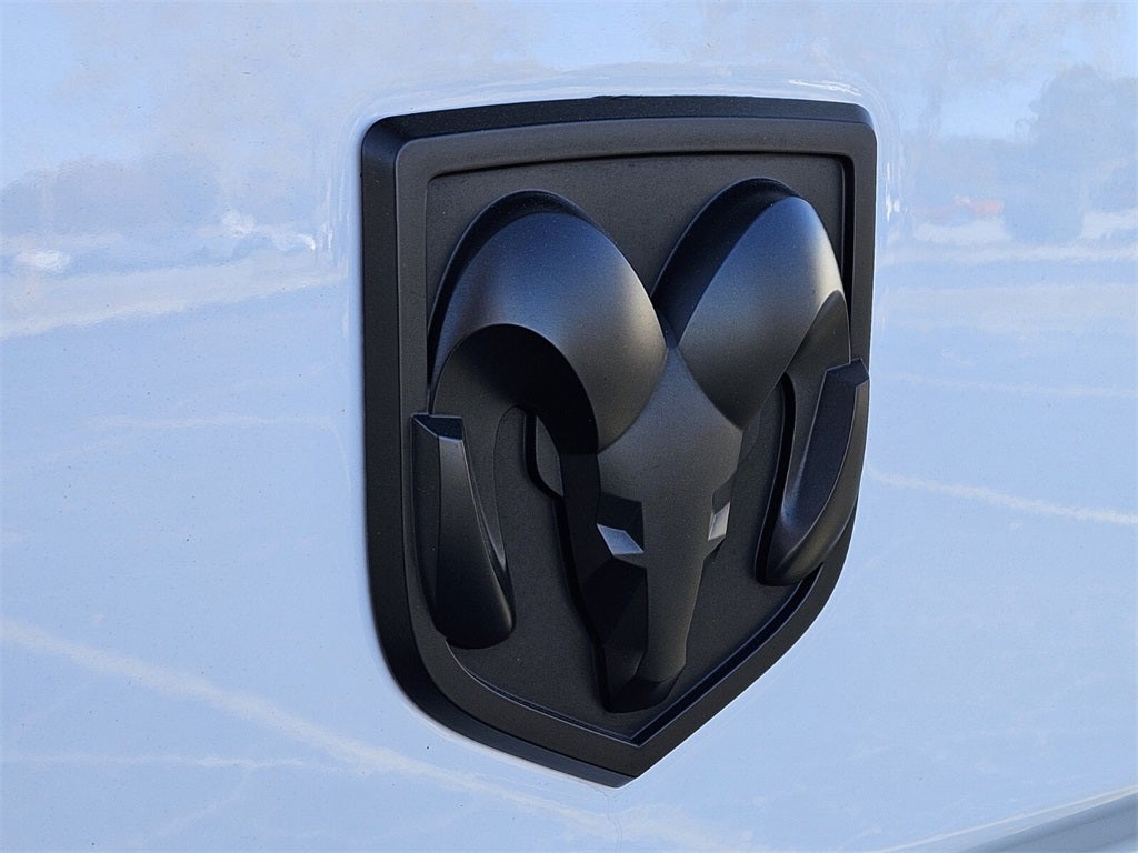 2024 RAM 1500 Classic Warlock Crew Cab 4x4 5'7' Box