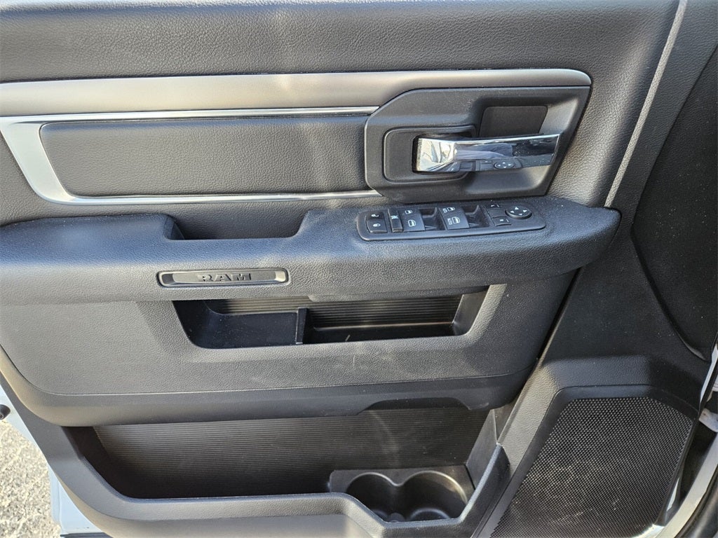 2024 RAM 1500 Classic Warlock Crew Cab 4x4 5'7' Box