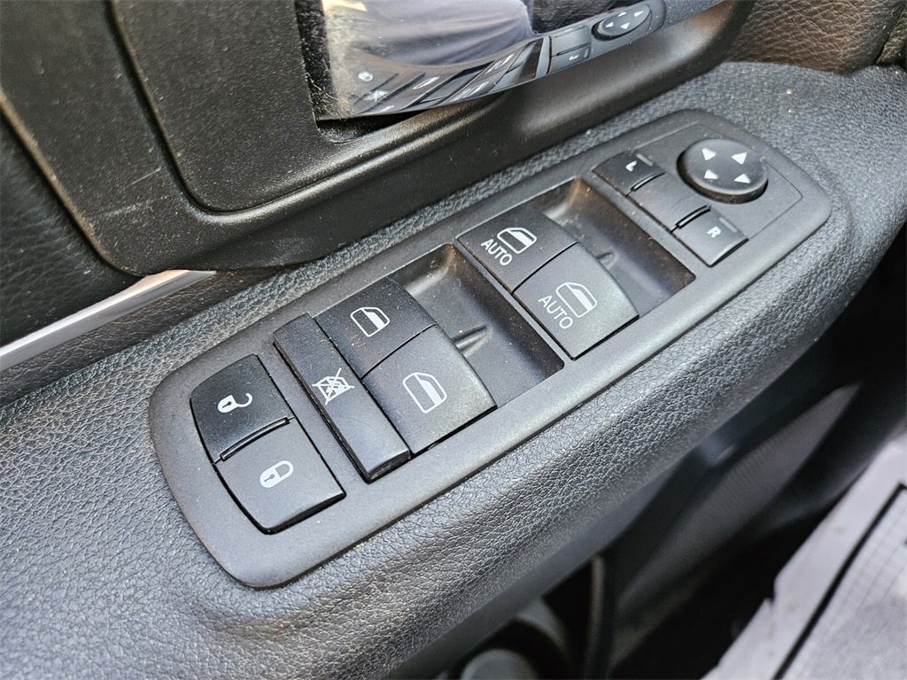 2024 RAM 1500 Classic Warlock Crew Cab 4x4 5'7' Box