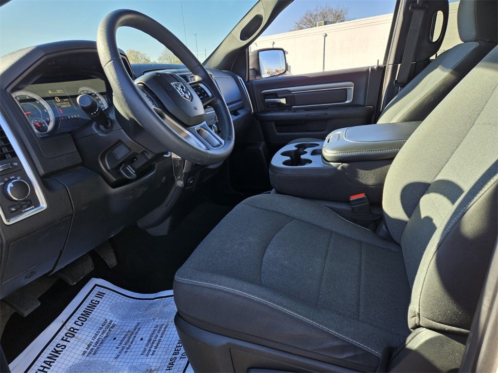 2024 RAM 1500 Classic Warlock Crew Cab 4x4 5'7' Box