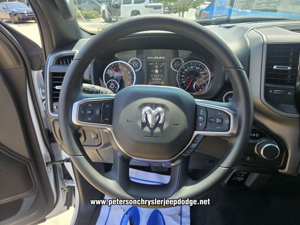 2026 RAM 1500 RAM 1500 TRADESMAN QUAD CAB 4X2 6'4' BOX