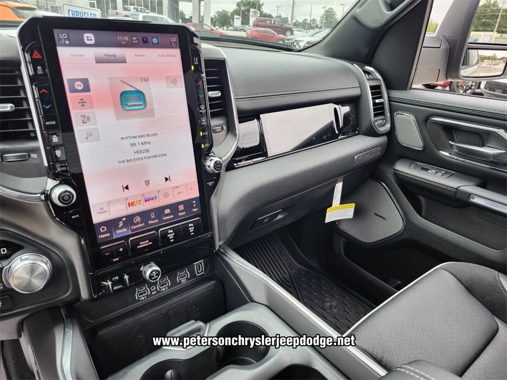 2025 RAM Ram 1500 RAM 1500 LARAMIE CREW CAB 4X4 5'7' BOX