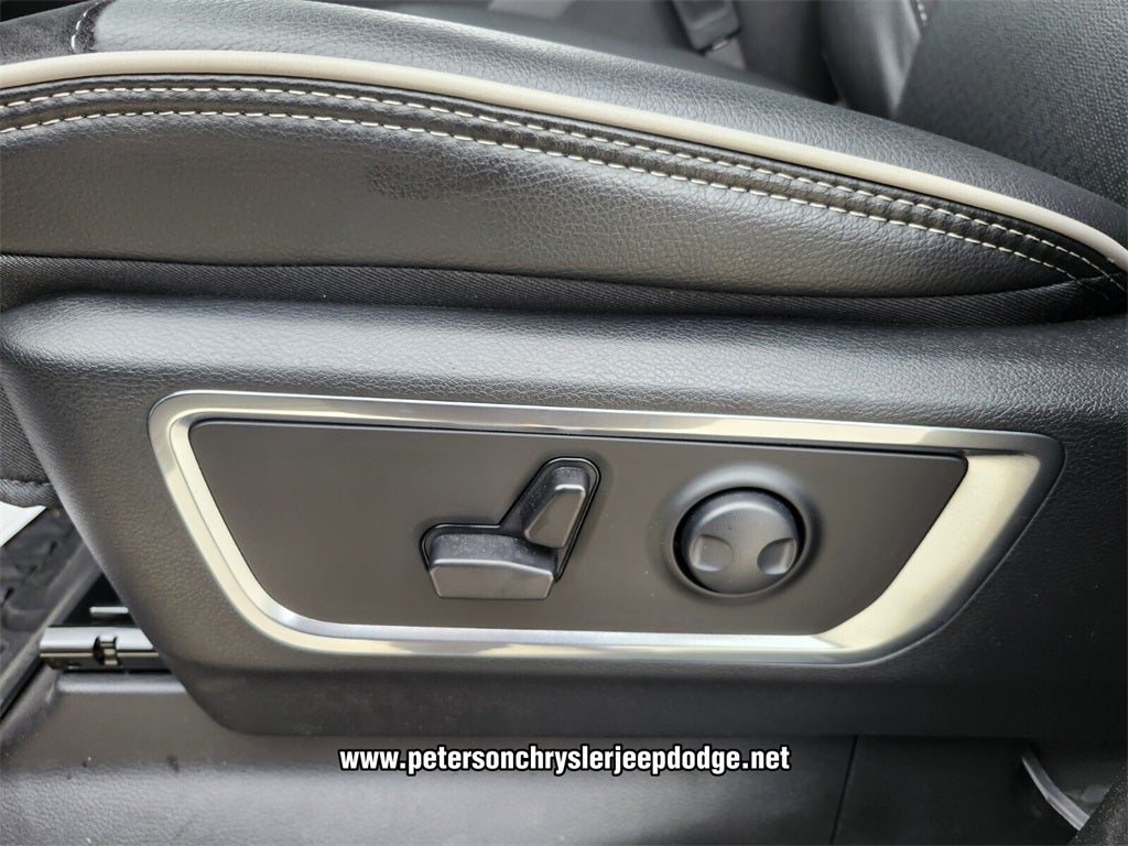 2025 RAM Ram 1500 RAM 1500 LARAMIE CREW CAB 4X4 5'7' BOX