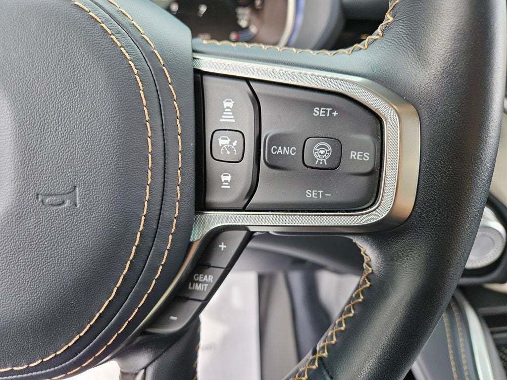 2025 RAM 1500 Tungsten Crew Cab 4x4 5'7' Box