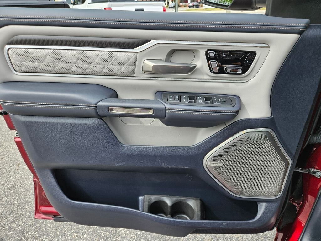 2025 RAM 1500 Tungsten Crew Cab 4x4 5'7' Box