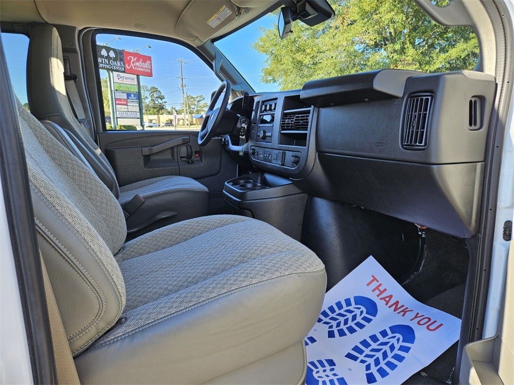 2024 Chevrolet Express Passenger RWD 3500 Extended Wheelbase LT