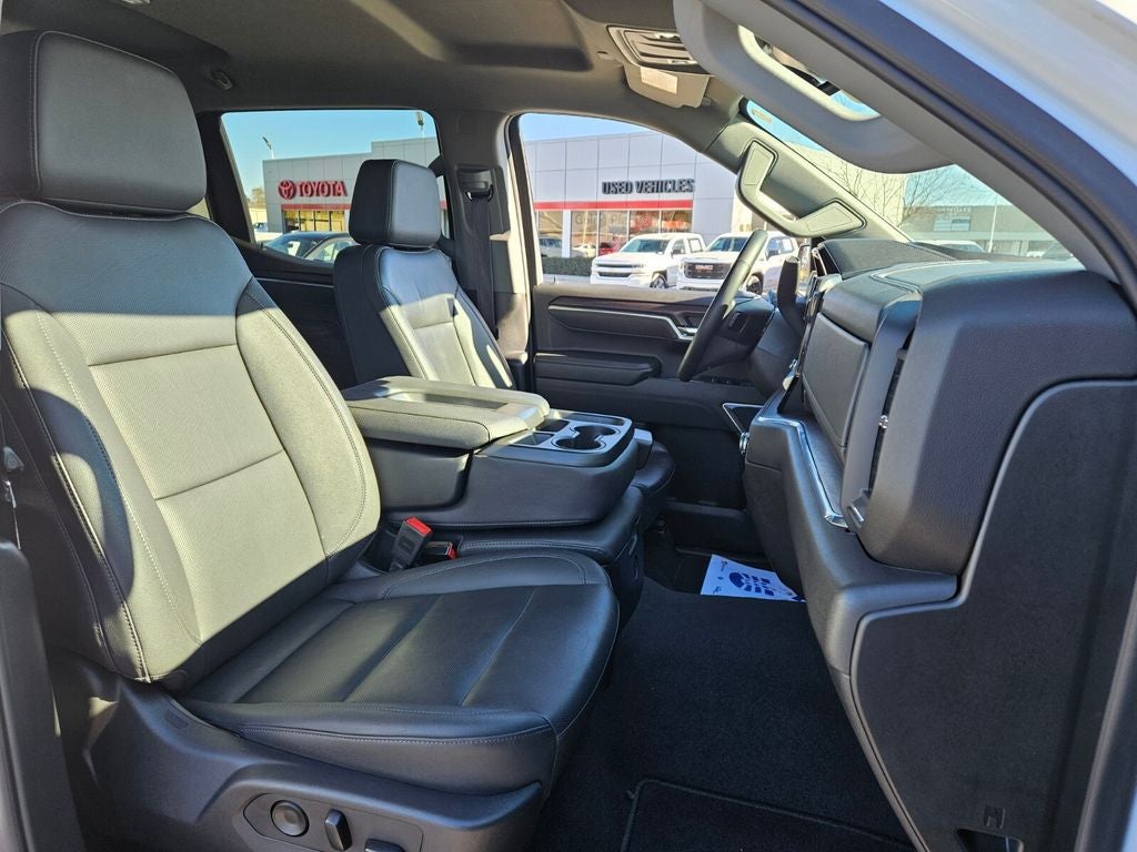 2025 GMC Sierra 1500 4WD Crew Cab Short Box SLT