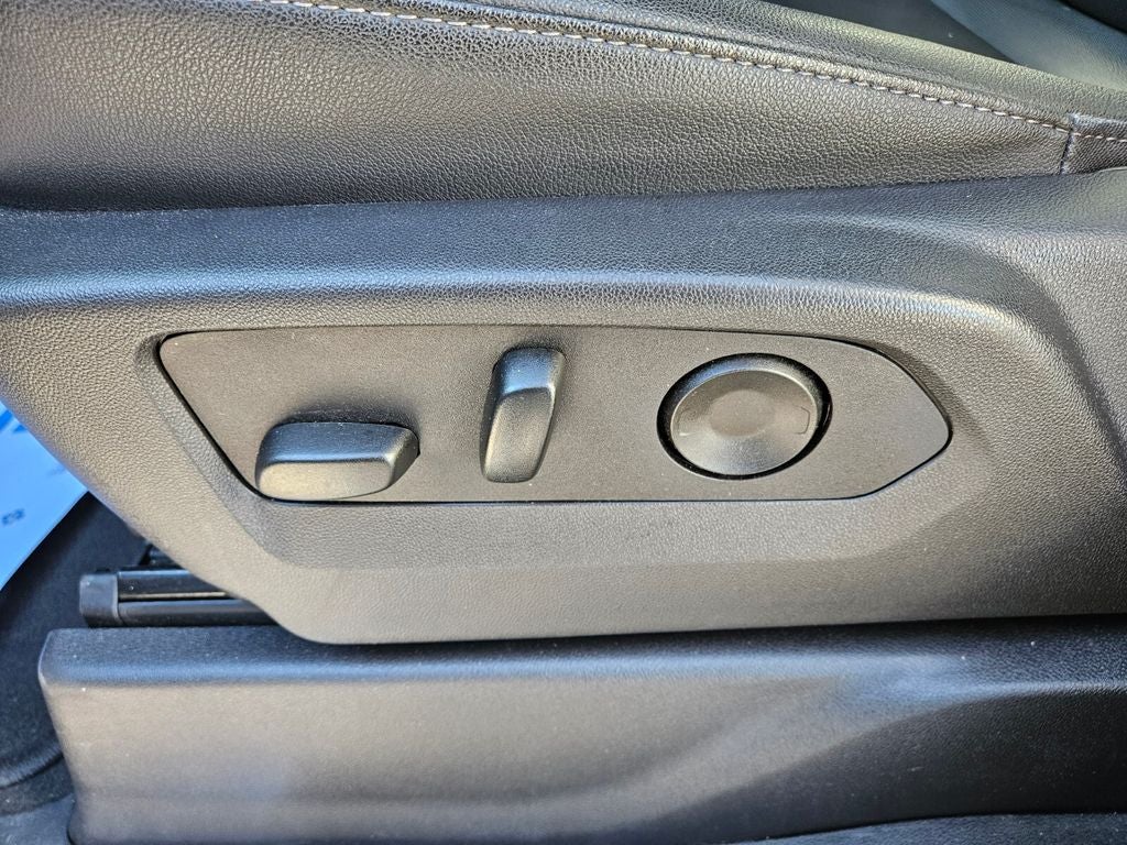 2025 GMC Sierra 1500 4WD Crew Cab Short Box SLT