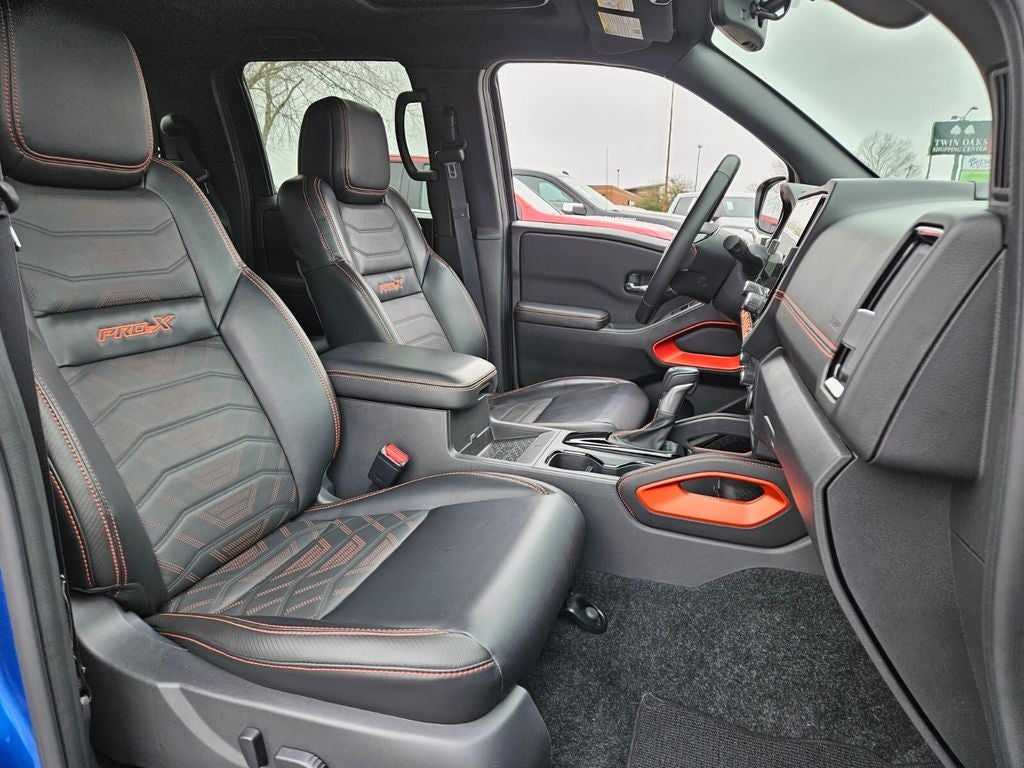 2025 Nissan Frontier Crew Cab PRO-X 4x2
