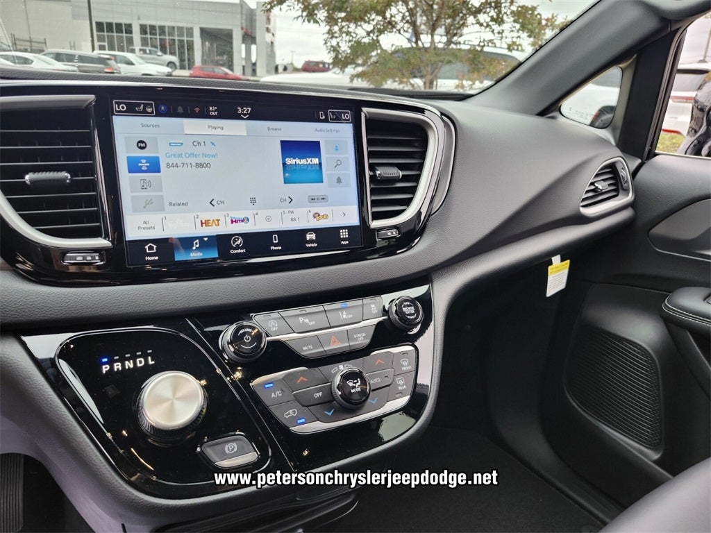 2026 Chrysler Voyager VOYAGER LX