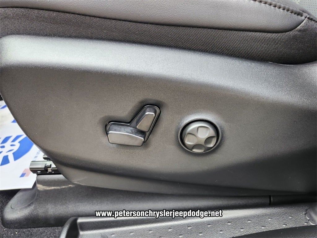 2026 Chrysler Voyager VOYAGER LX