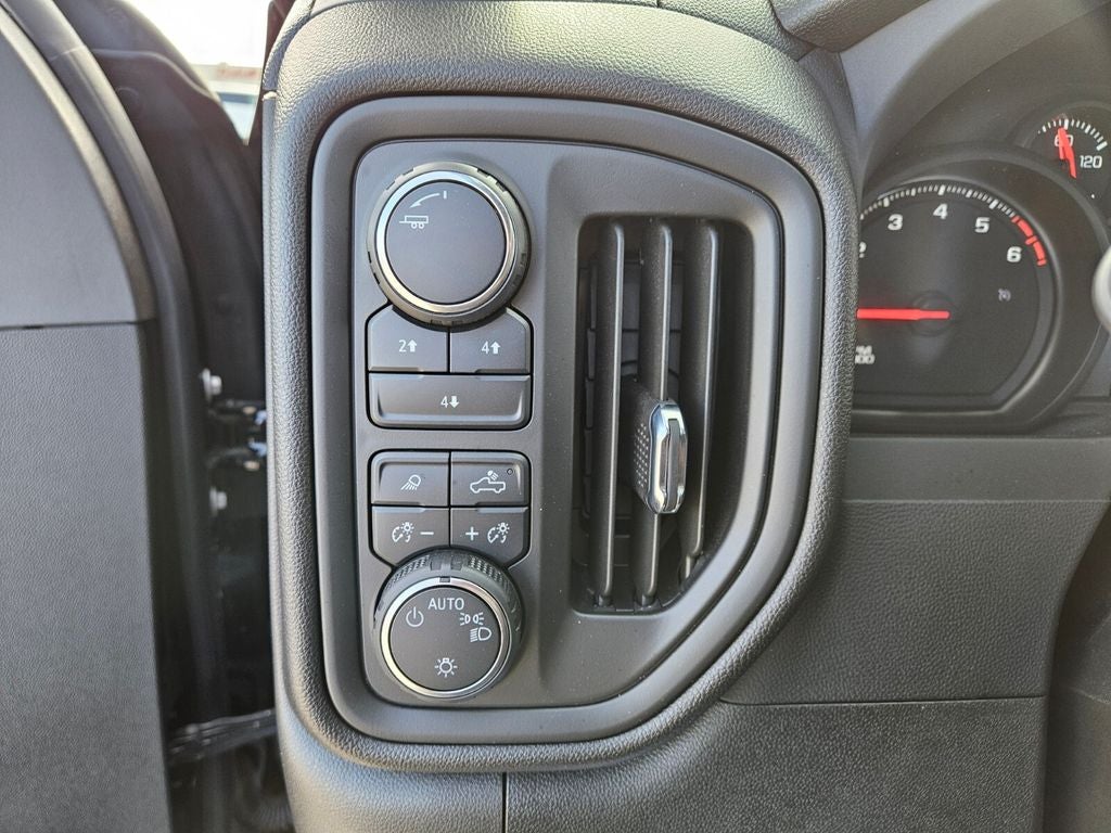 2024 Chevrolet Silverado 2500HD 4WD Crew Cab Standard Bed Custom