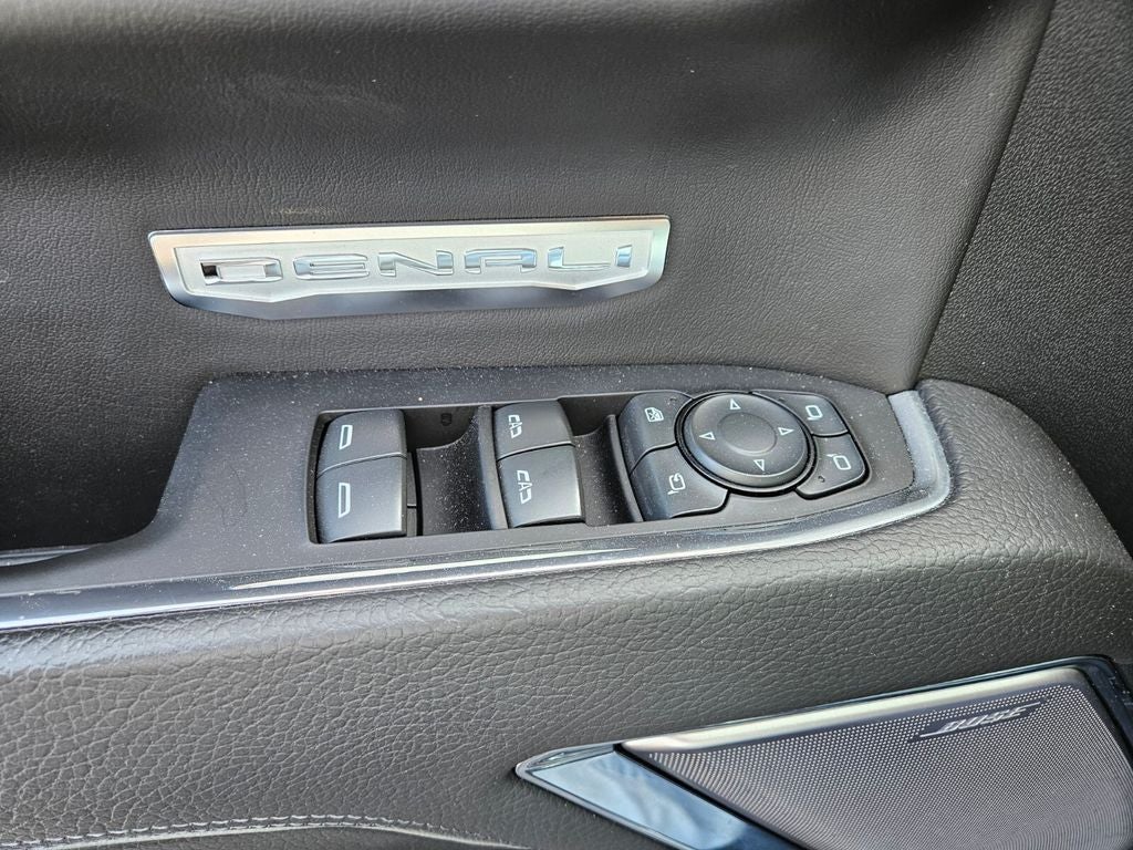 2023 GMC Sierra 1500 4WD Crew Cab Short Box Denali