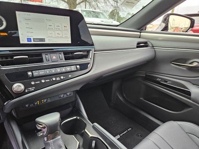 2024 Lexus ES 350 F SPORT Handling